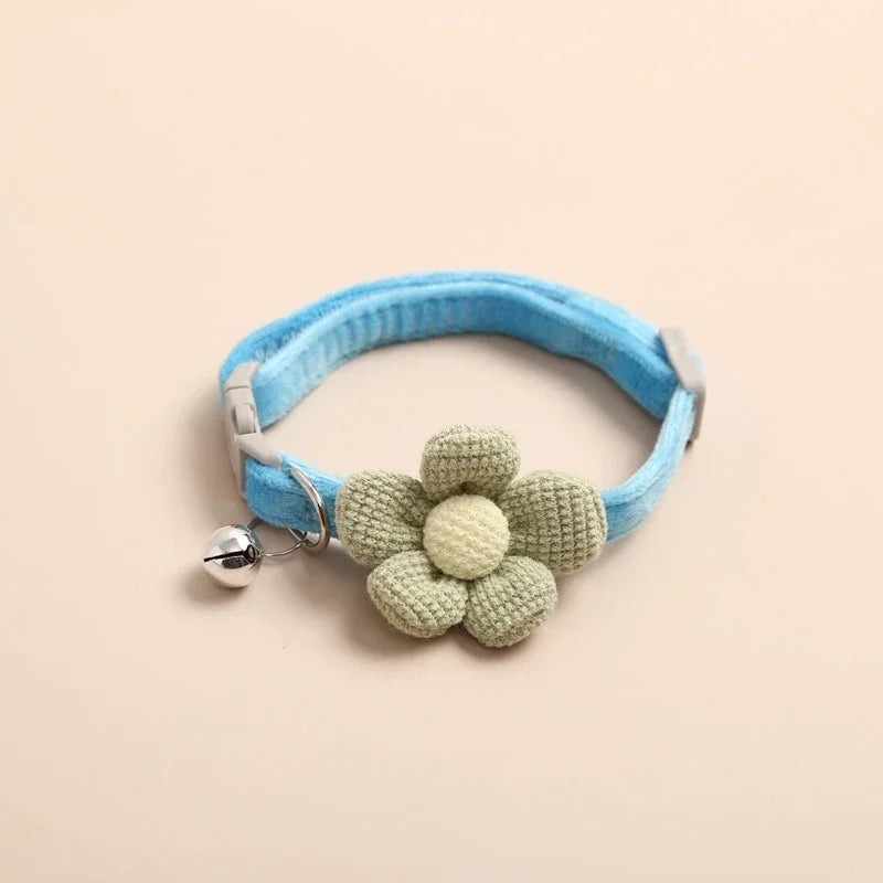 Adjustable Cat Collar with Cute Flower and Bell