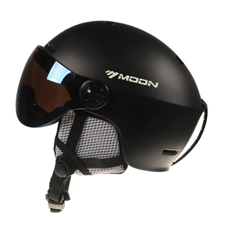 Winter Sports Ski Helmet with Integrated Visor and Adjustable Comfort