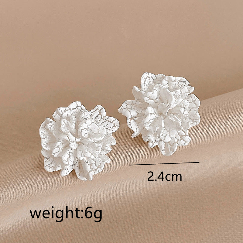 Chic White Floral Stud Earrings
