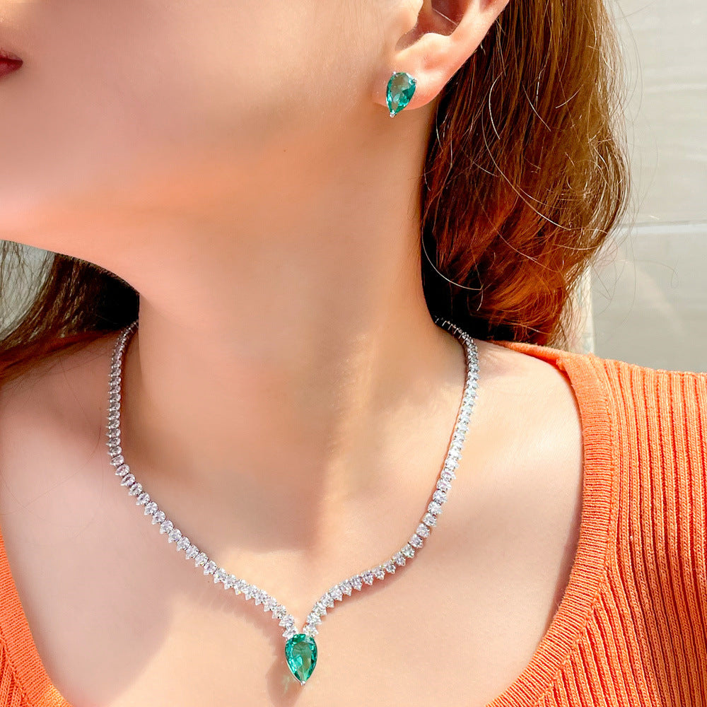 Ear Stud Clavicle Chain Shows Thin Zircon