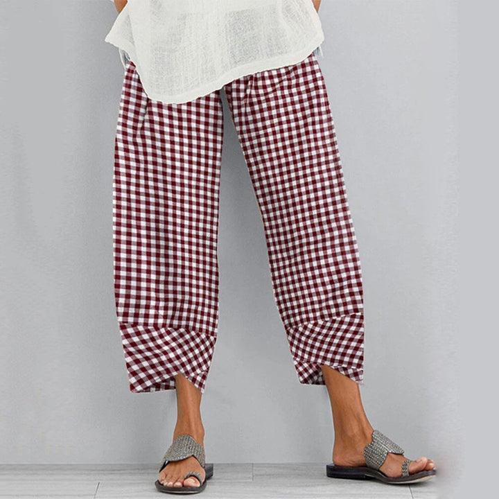 Cropped Pants With Checkered Panels For Versatility