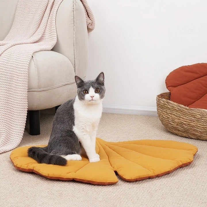 Leaf-Shaped Soft Cotton Cat Bed Mat