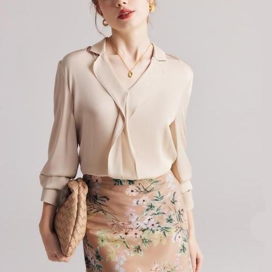 Elegant Ruffled V-Neck Silk Blouse