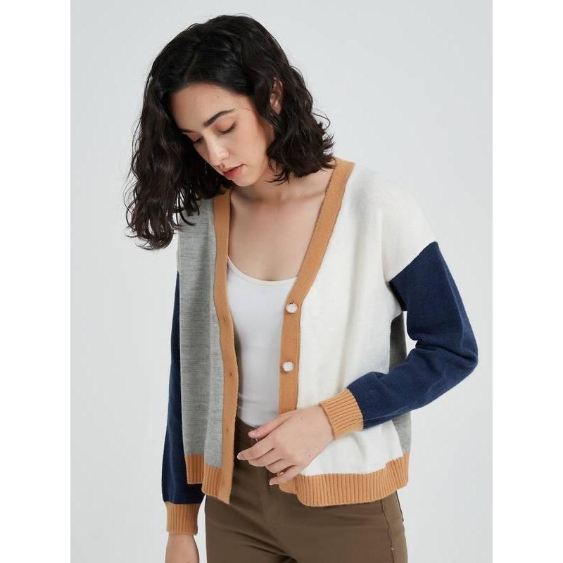 Chic Vintage V-Neck Knit Cardigan