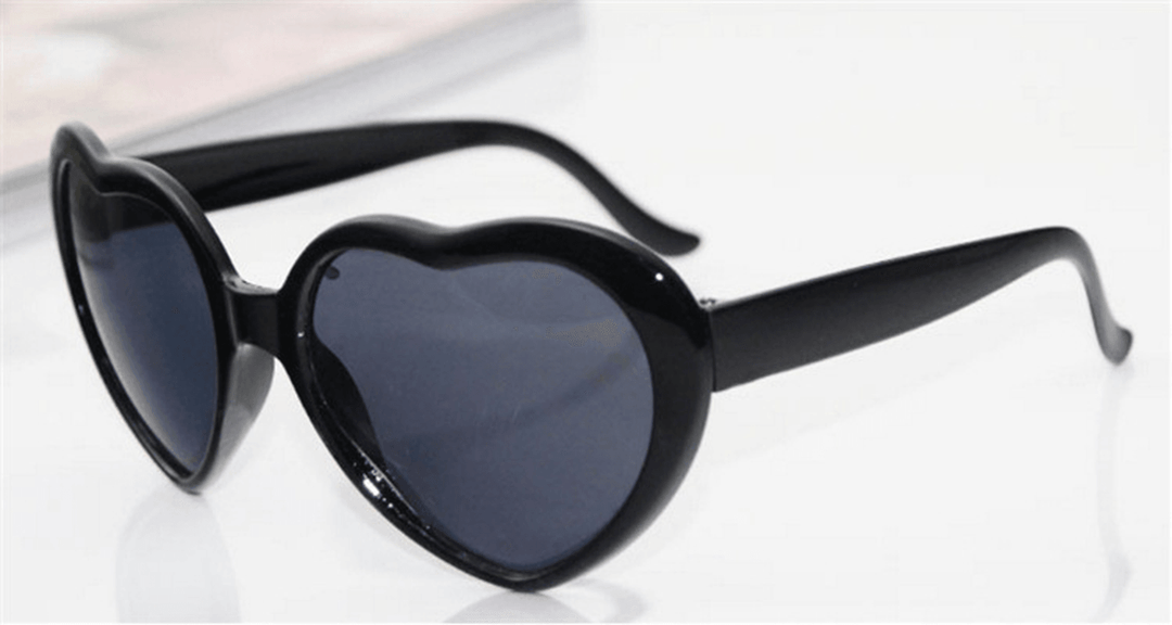 Love Heart Shaped Effects Glasses Watch the Lights Change to Heart Shape at Night Diffraction Glasses Women Fashion Sunglasses - MRSLM