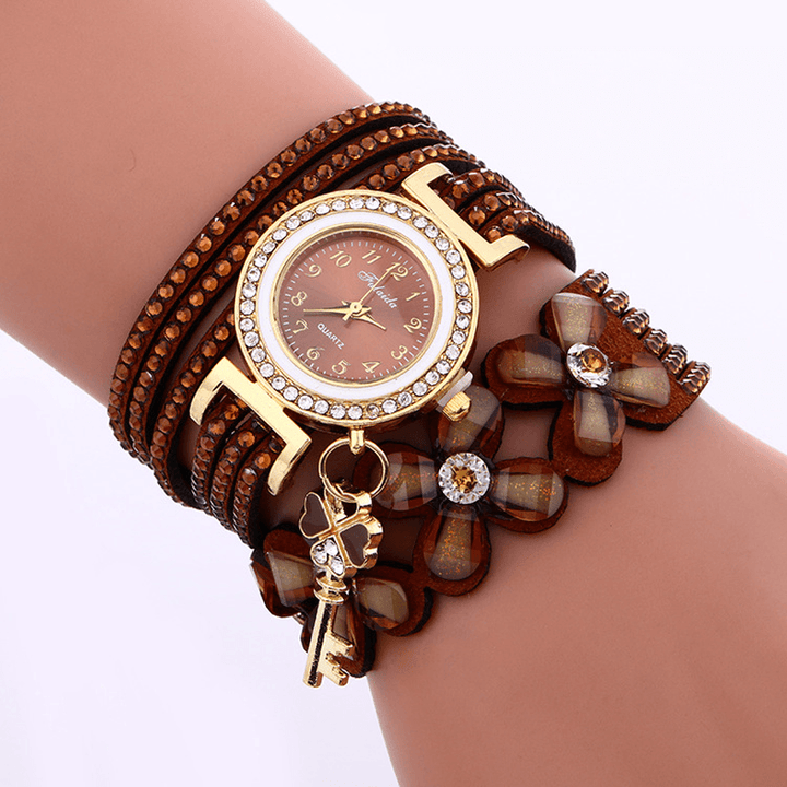 Fashion Crystal Circle Bracelet Women Watch Simple Dial Flowear Patterns Quartz Watch - MRSLM