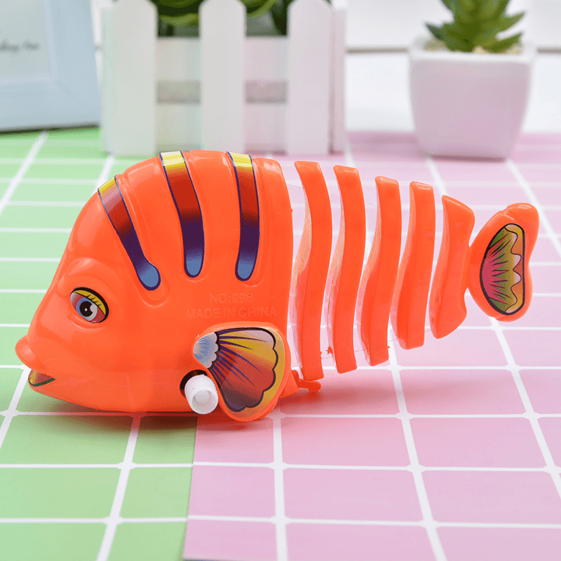 Children'S Toy Swing Fish Clockwork on the Chain, Small Animals Can Run, Cartoon Creative Gifts, Moving Fish, Swing Tail Fish - MRSLM