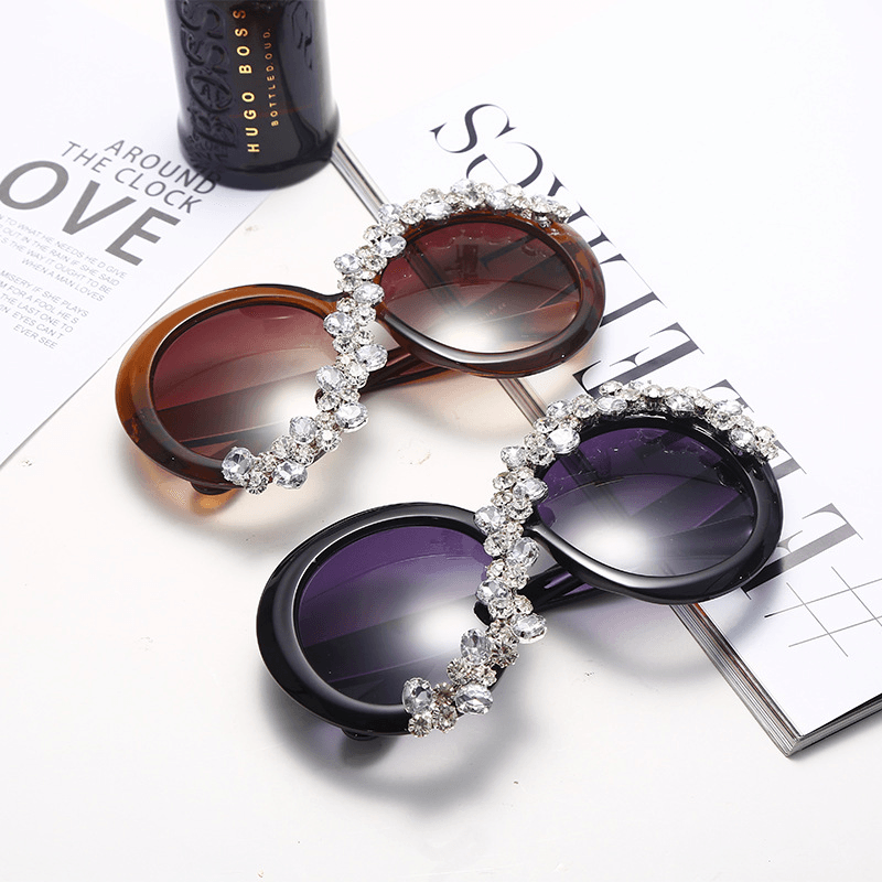 Exaggerated round Sunglasses with Diamonds - MRSLM