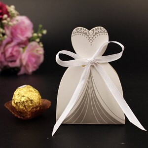 Bride And Groom Design Favors 10 Pcs Set